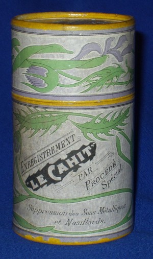 Le Cahit cylinder carton front.